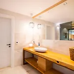 Deluxe Kalkan קס
